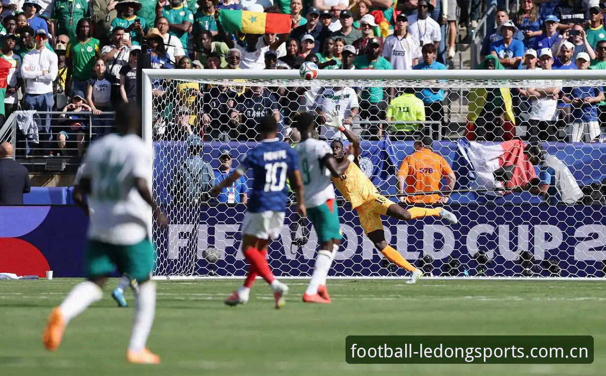 法国3-0伊拉克姆巴佩双响复盘教程：16球追平克洛泽的破门细节与数据解读